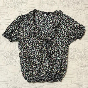 Sanctuary Ruffle Neck Floral Top Elastic Sleeve and Waist Size L